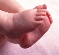 Safety of cosmetics for babies: French health agency publishes its recommendations