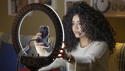 Curls bounce back in Cairo as natural hair styles become trendy