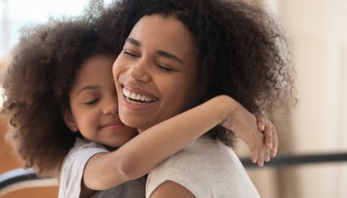 « Les cheveux texturés ont besoin de routines spécifiques » Rebecca Cathline